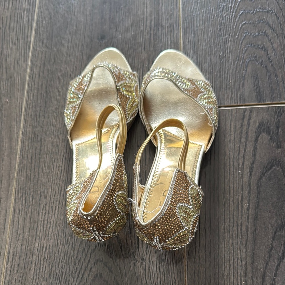 Elegant Gold Women's Sandals